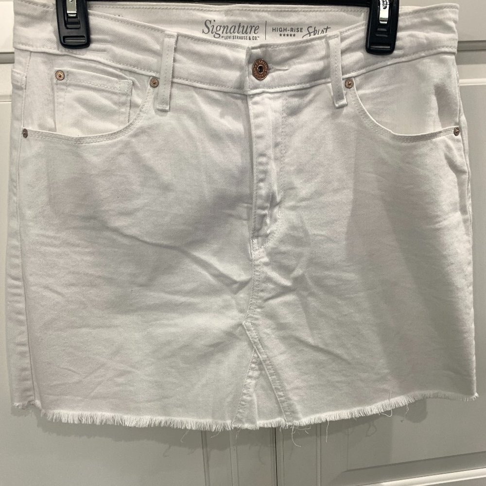 Signature By Levi Strauss White Denim High Rise Skirt Raw Hem Size 28